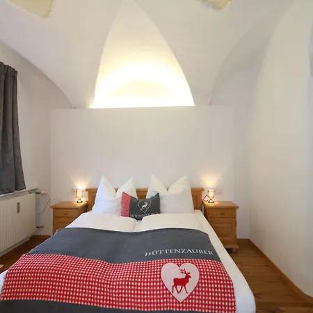 Apartamento Building, *