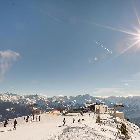 Building, Apartament *