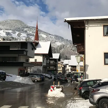 아파트 Building, *