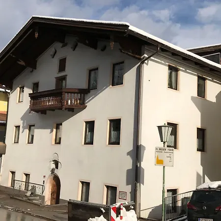 Apartament Building, Fügen