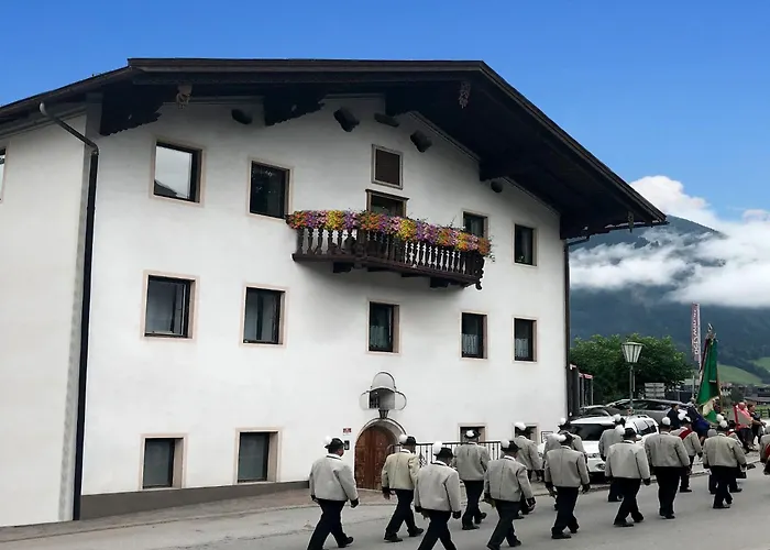 Apartmán Building, *