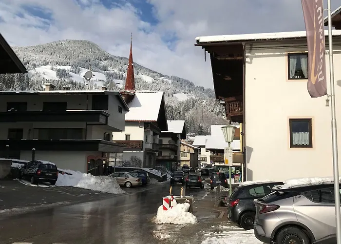 Apartmán Building, *