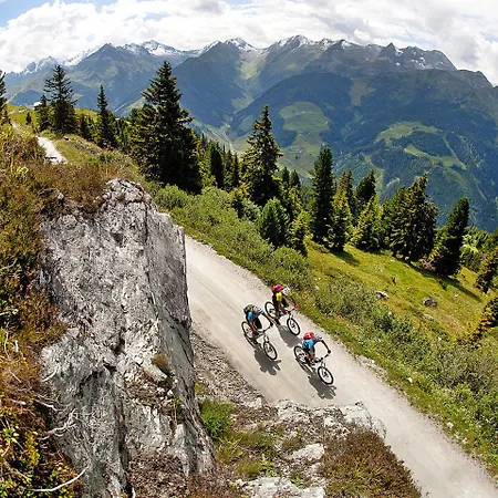 Building, * Fügen
