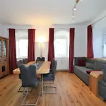 Apartamento Building, Fügen