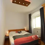 Building, Apartamento *